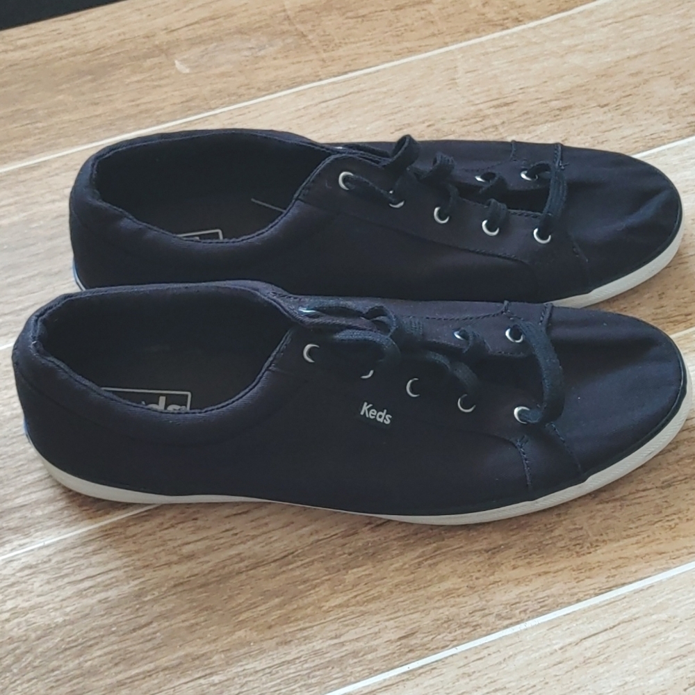 KEDS women's black comfortable sneakers shoes laces EUC size 11